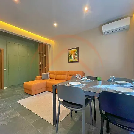 Luxury Downtown Dream Parking Apartment